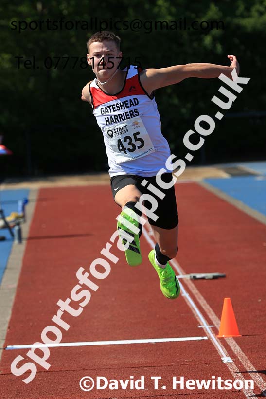 Mens under-17s triple jump, 2025 North Eastern Track and Field Champs., Shildon, County Durham. Photo: David T. Hewitson/Sports for All Pics